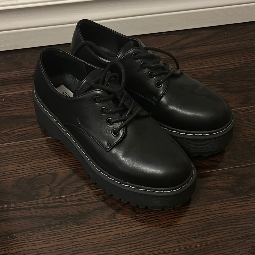 Steve Madden Bosss Black Flats